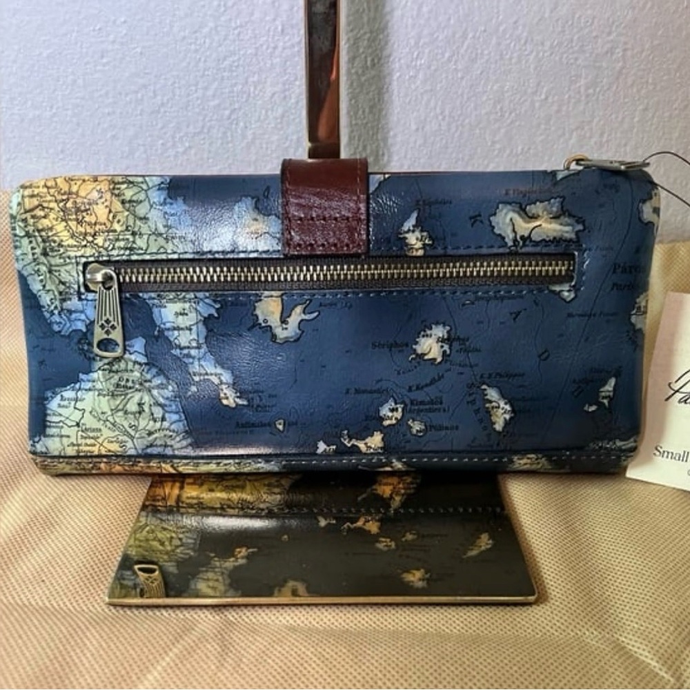 NWT Patricia Nash leather Greek Map Annesley Wallet/Wristlet - Picture 2 of 7